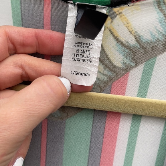 Women’s Belted Leaves and Stripes Jumpsuit With Plunge Neckline Size Large - Picture 7 of 8